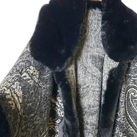 penny lane,open front wrap,shawl,cape,black faux fur trim,fringes,glam,one size - Picture 7 of 15